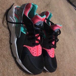 Nike Huarache Women’s 9.5